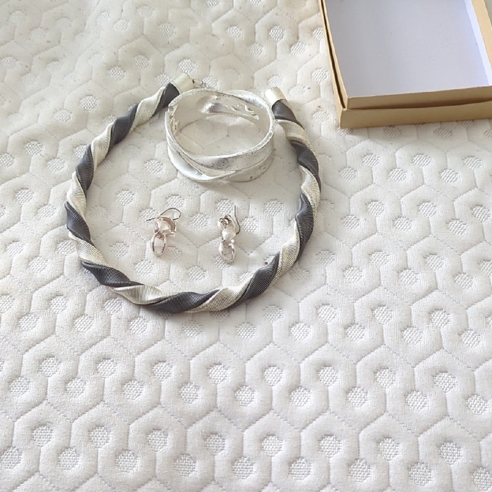 Silver and Cream Twisted Necklace Set